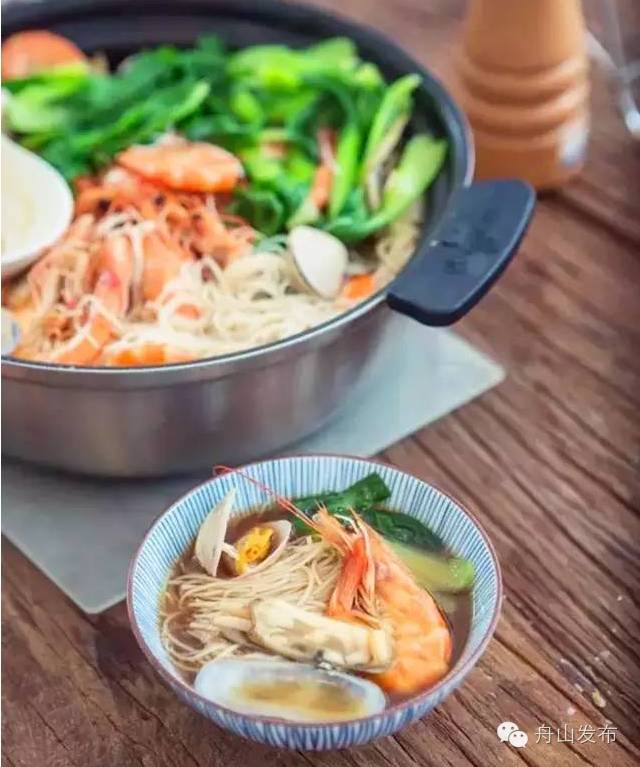 二爷,不哭!来我这吃碗海鲜面!