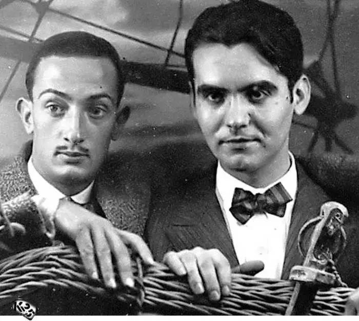 洛尔卡:在自己要献出的生命中,融入你纯洁的声音