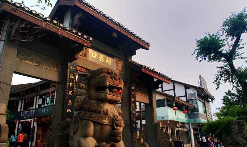 隐藏于闹市的重庆美食,来重庆必打卡美食街