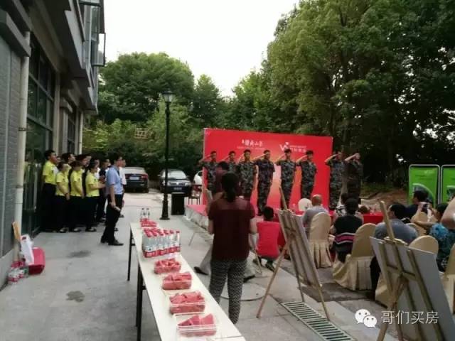 小区游泳池小孩溺亡事件谁的责任,7岁男童小区景观池内溺亡