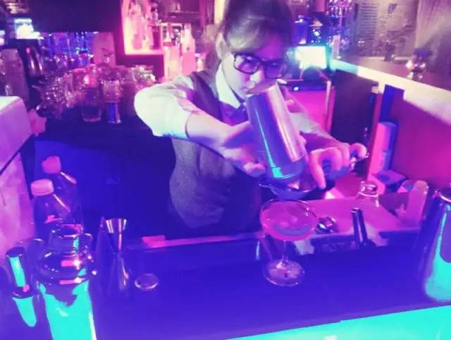 颜高huohao有内涵，杭州这些调酒师za不上天！