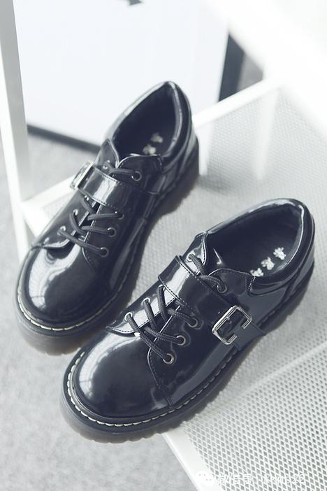 新款韩版女鞋，气质高雅恬静！