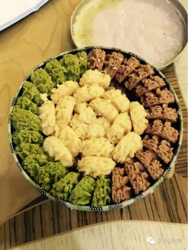 必有一战！这个美女模特竟想用一盒曲奇，搞定全杭州人的胃！