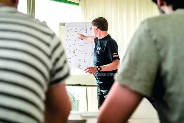 璧涢亾棰嗚埅evo涔濅唬,evo瑁呴鑸伅