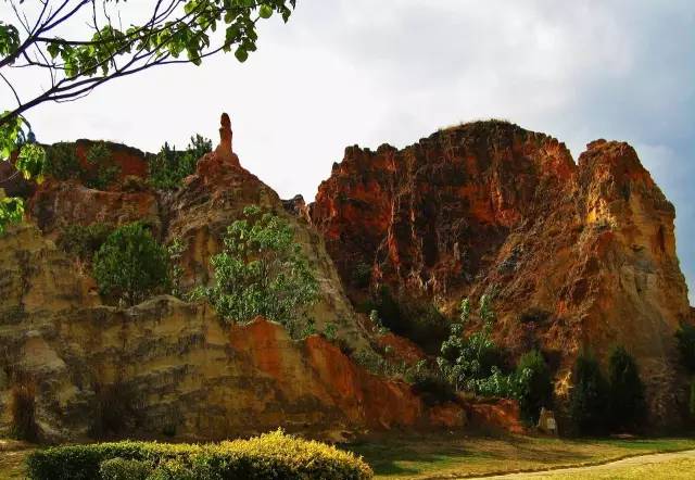 从郑州坐飞机去云南,从郑州坐火车去昆明多少钱