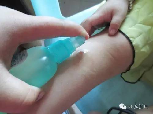 小孩蚊香起火,小孩子点蚊香引发火灾