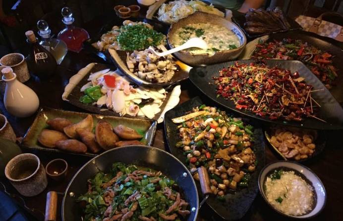 隐藏于闹市的重庆美食,来重庆必打卡美食街
