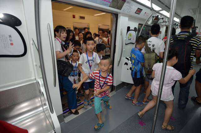 成都地铁3号线盼达号报站,成都地铁盼达号主题列车