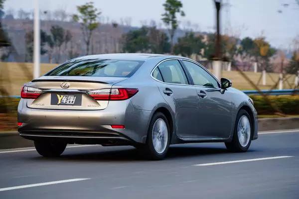 雷克萨斯es200和凯美瑞2.0动力,雷克萨斯es200和亚洲龙哪个动力好