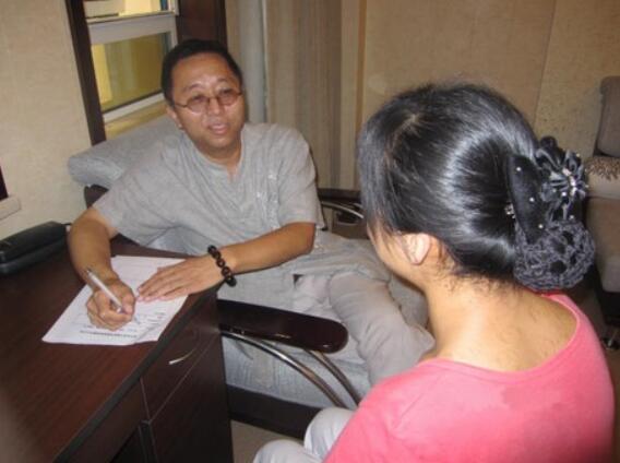 竹罐儿御医的非遗传承之路