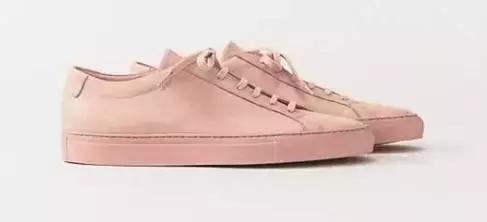 忘记你的小白鞋吧！现在是小粉鞋当道