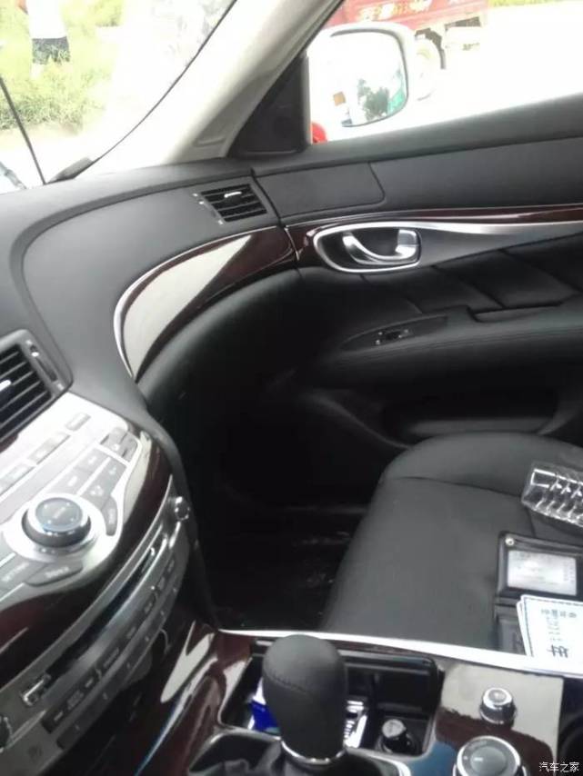 为啥不能疲劳驾驶？新车撞报废算轻的，还好能捡回一条命！