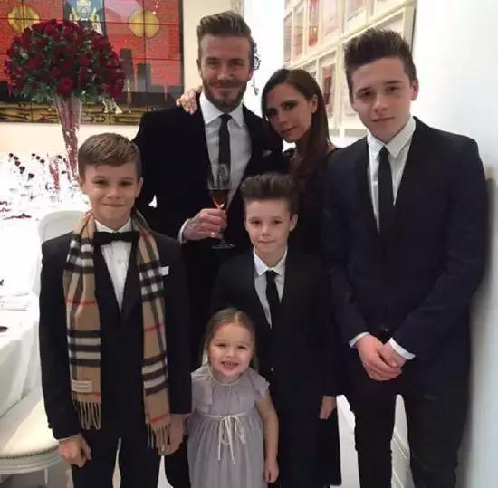 喜欢踢足球的男生有什么感觉,为什么要跟踢足球的男生谈恋爱