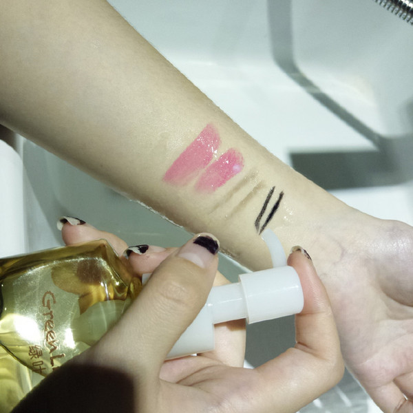 哪种卸妆产品对皮肤的伤害最小,常用的卸妆产品该如何选择