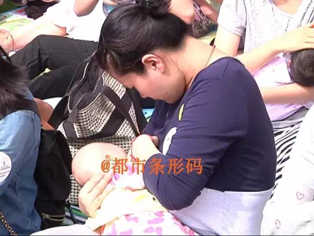 广州妈妈母乳喂养快闪,百名妈妈快闪母乳喂养