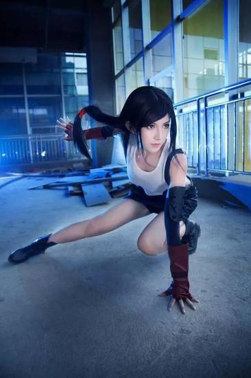 蒂法cos魔王,蒂法克劳德真人cos