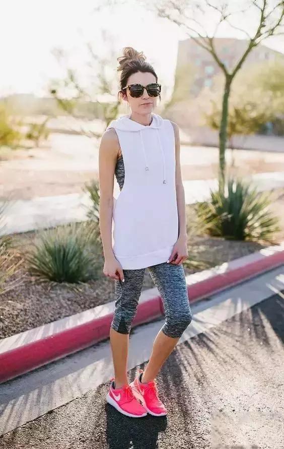 忘记你的小白鞋吧！现在是小粉鞋当道