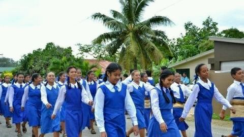 校服各国大比拼,我国校服大比拼