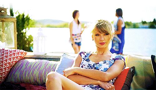 妹纸你的妆都糊了，还怎么撩男神？