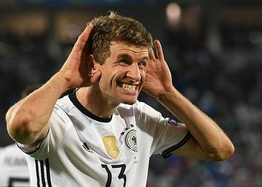 喜欢踢足球的男生有什么感觉,为什么要跟踢足球的男生谈恋爱