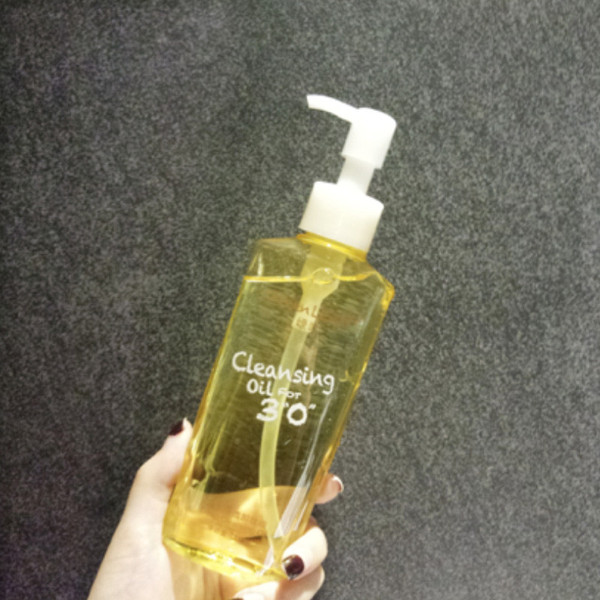 哪种卸妆产品对皮肤的伤害最小,常用的卸妆产品该如何选择