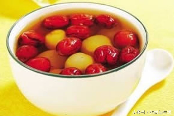 以前皮肤不过敏现在过敏怎么回事,脸部两边过敏发红发痒是什么过敏