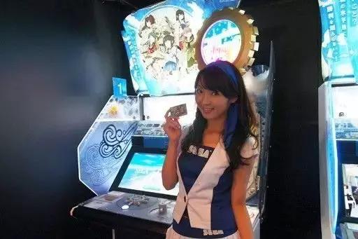 宅男的世界你不懂：一款“军宅专属”游戏如何救了日本街机业？