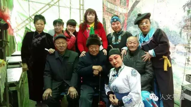 行走在乡野的路上,行走在山野乡间