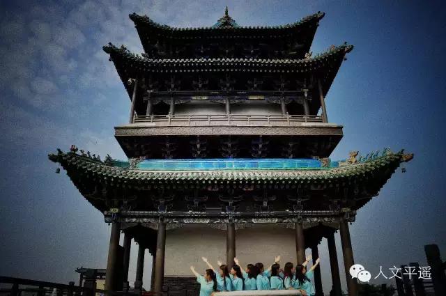 行走在乡野的路上,行走在山野乡间