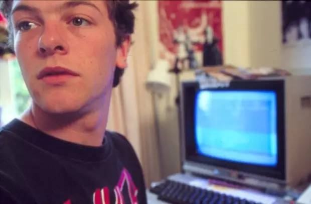 痛斥乔布斯,炮轰盖茨,自由软件之父最爱用中国上网本