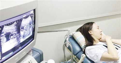 怀孕6周出血b超看不到,怀孕六周查不到孕囊出血了