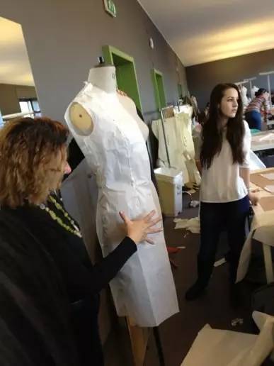 怎样判断一件衣服是否有质量问题,怎样判断一件衣服的质量好不好