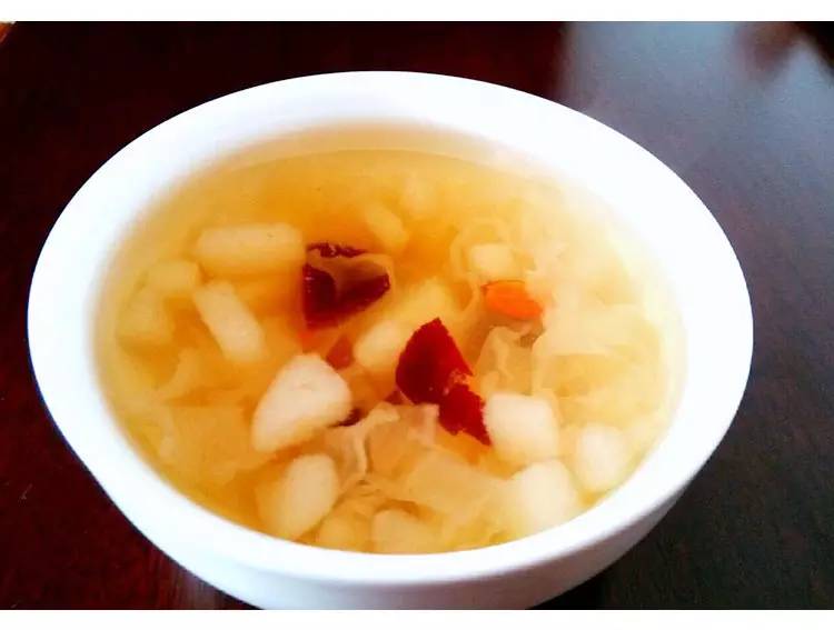 主持人乌小兰的宝宝润喉食疗小偏方