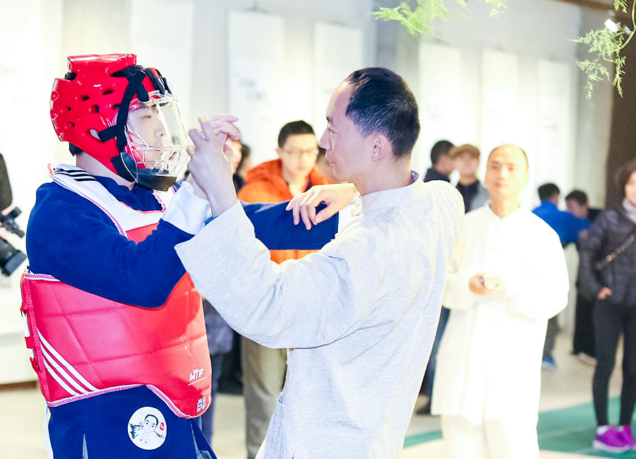 太极拳的缠丝功视频,太极拳怎么练有螺旋缠丝劲