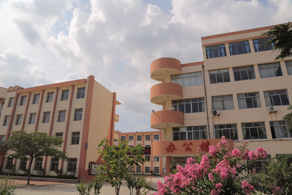 山东省威海市文登区七里中学介绍,威海市文登区七里中学转第二中学