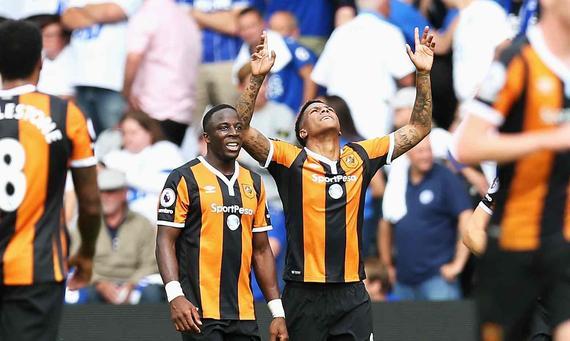 莱斯特城输升班马不冤，对手双人倒钩载入史册，真人版致敬大空翼