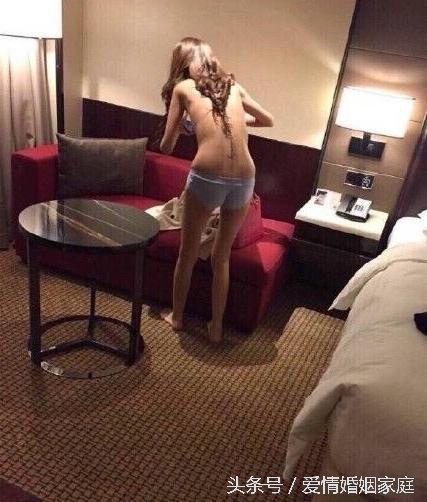 王宝强和马蓉互撕的结果:血淋淋,散落一地鸡毛