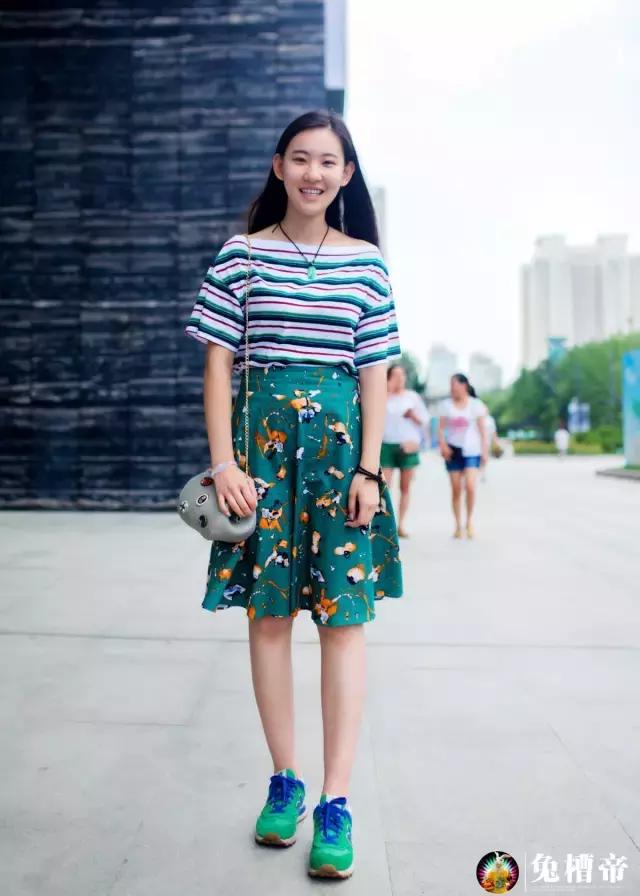 穿上运动鞋去跑10公里,穿上跑鞋就可以运动