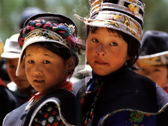 中国少数民族服饰介绍书籍,中国少数民族服饰纪录片