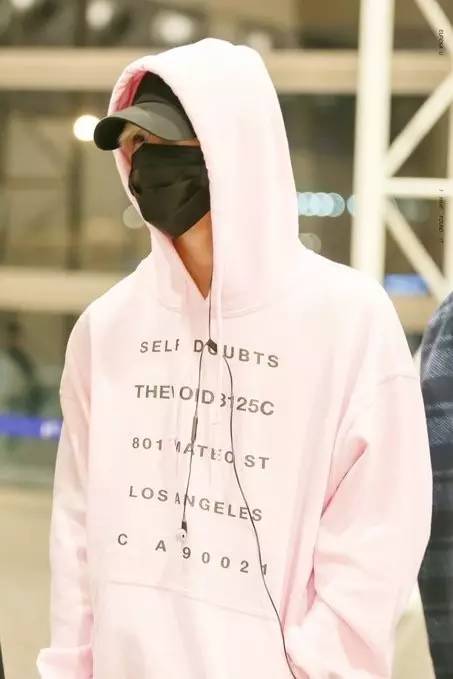 颜控|真心美美哒看欧巴们穿樱花粉