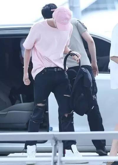 颜控|真心美美哒看欧巴们穿樱花粉