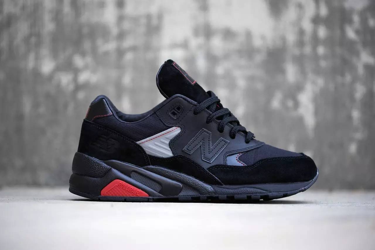 满满的回忆!7双让人记忆深刻的“动漫X球鞋”联名运动鞋