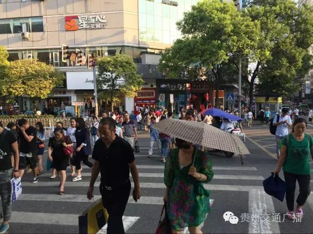 闯绿灯也会被罚款吗,闯绿灯违法怎么处罚