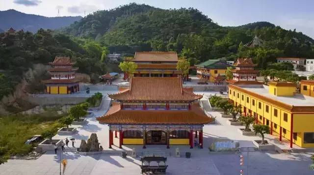 这是一份大亚湾霞涌的简历，请双手拿好并传递下去！