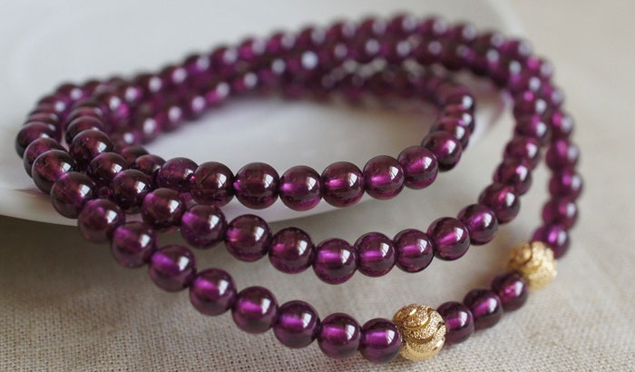 石榴石什么样的颜色最好,石榴石什么颜色最好