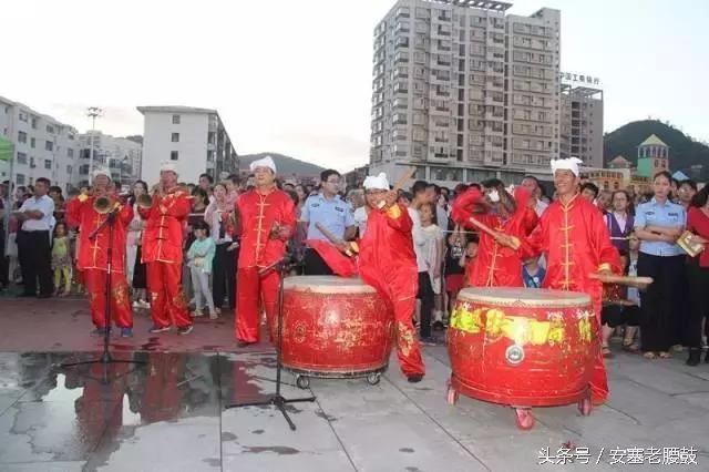 刘成章所写散文安塞腰鼓,安塞腰鼓电视散文朗读