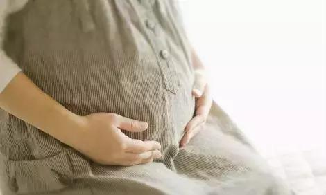 女星国外剖腹产伤口飘异味医生却说没问题！