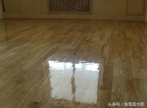 地板不小心水泡了鼓包了怎么办,地板不平还让水泡了怎么办