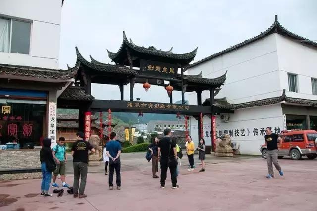 浙江龙泉顶级宝剑,龙泉剑唐代刀剑文化的精髓