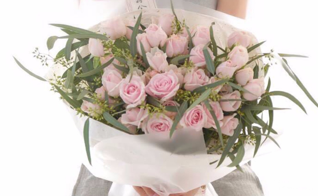 夜访北京皇城根儿下的五家花店：七夕不约会，只约花讲花艺